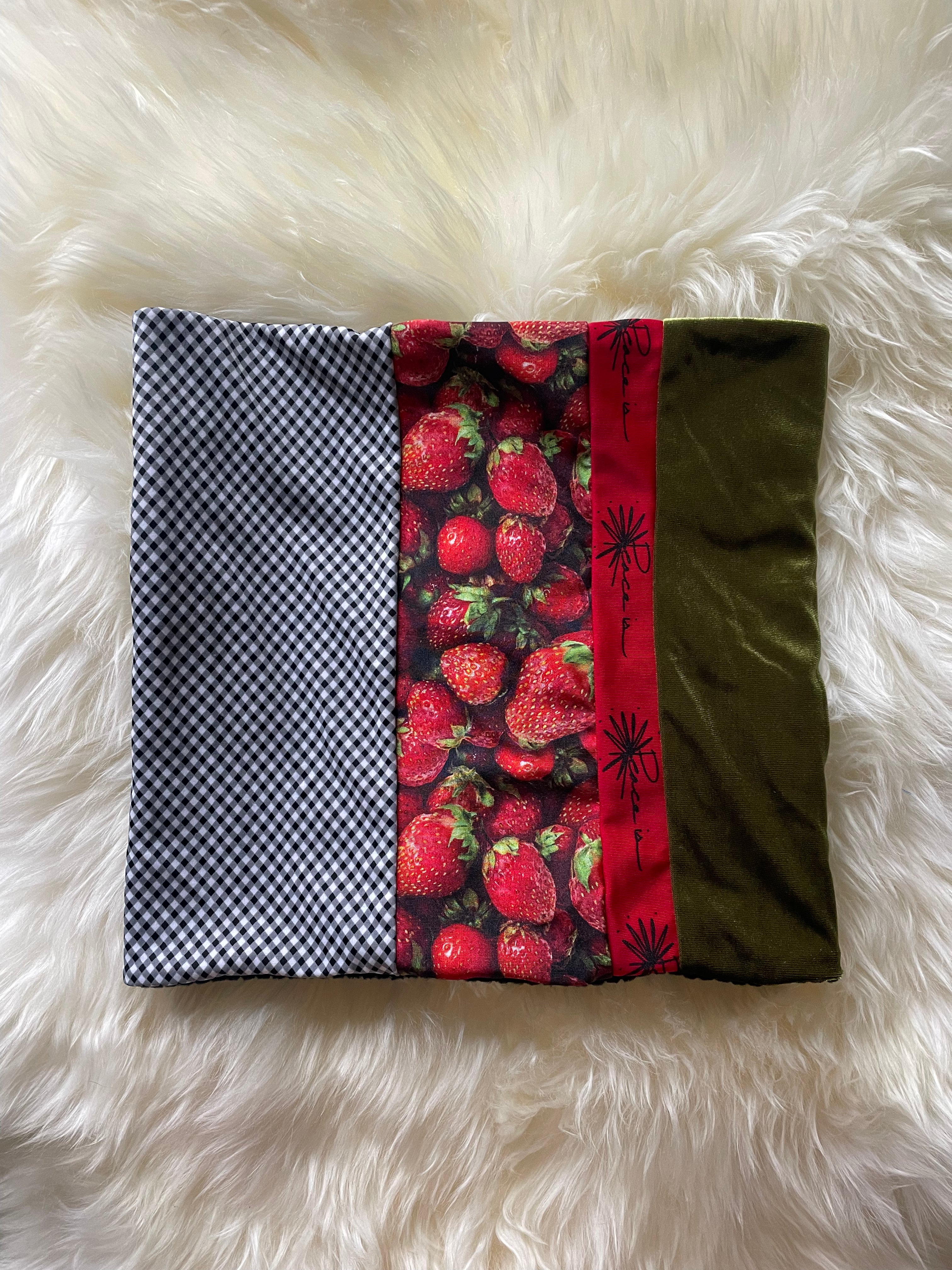 Women's Neckie - Strawberry