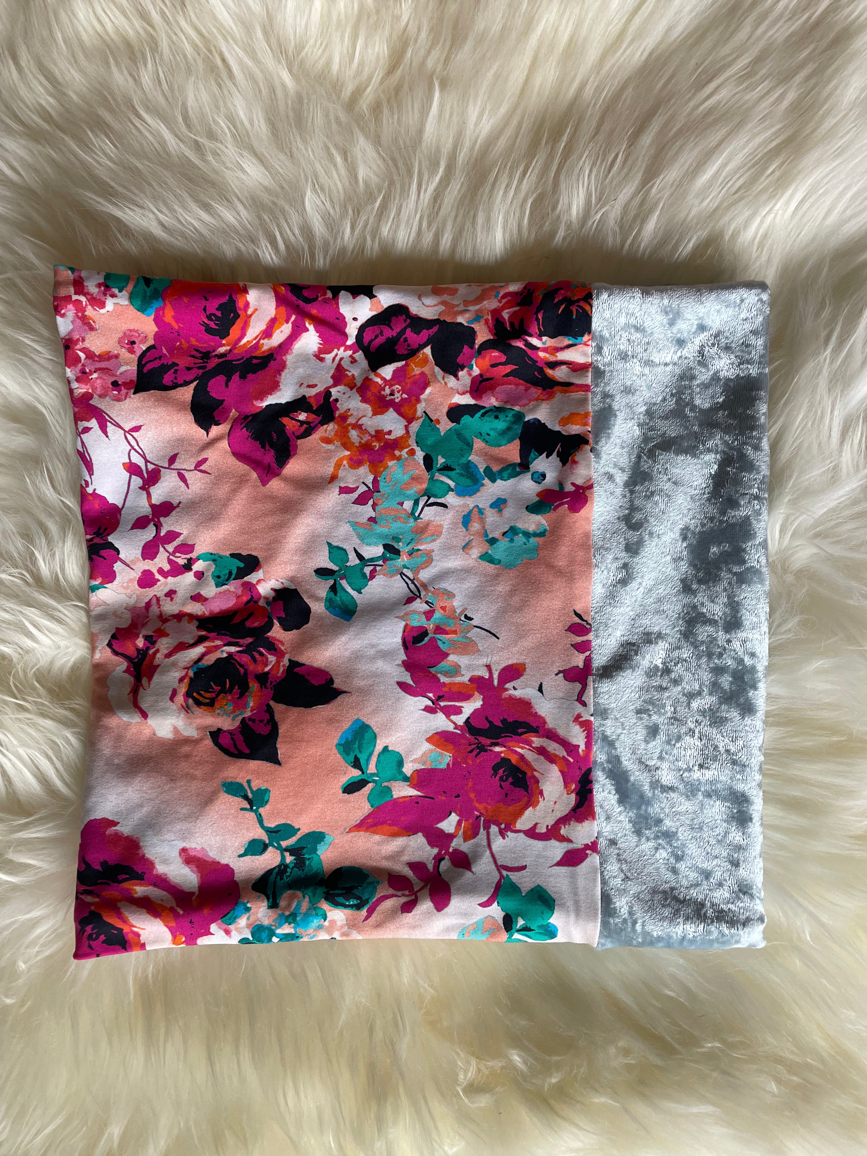 Women's Neckie - Elsa