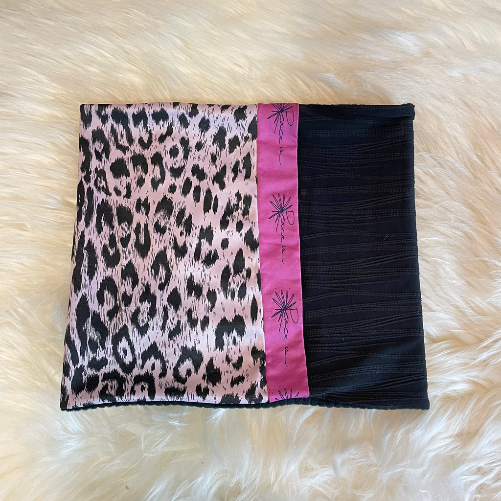 Women's Neckie - Sassy Spots